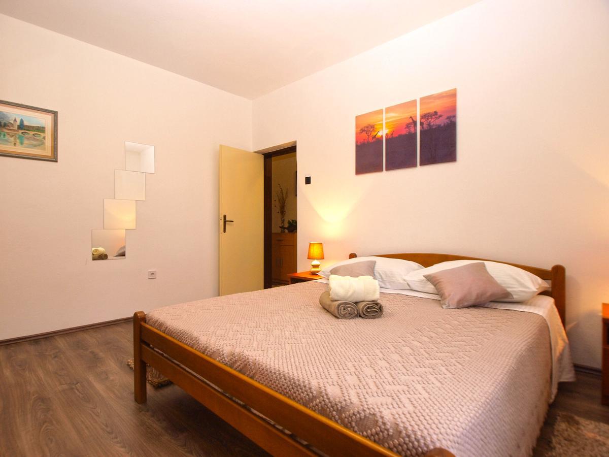 Luciano 1540 Apartmán